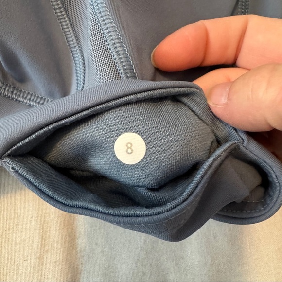 Lululemon 8 Cool to Street Crop Capri Leggings ~ Blue Sheer Low Rise - Picture 8 of 8